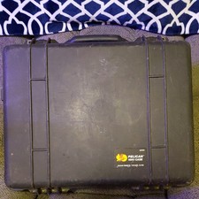 Pelican 1560 case Waterproof Rolling Airline Cases Black Good Condition no holes