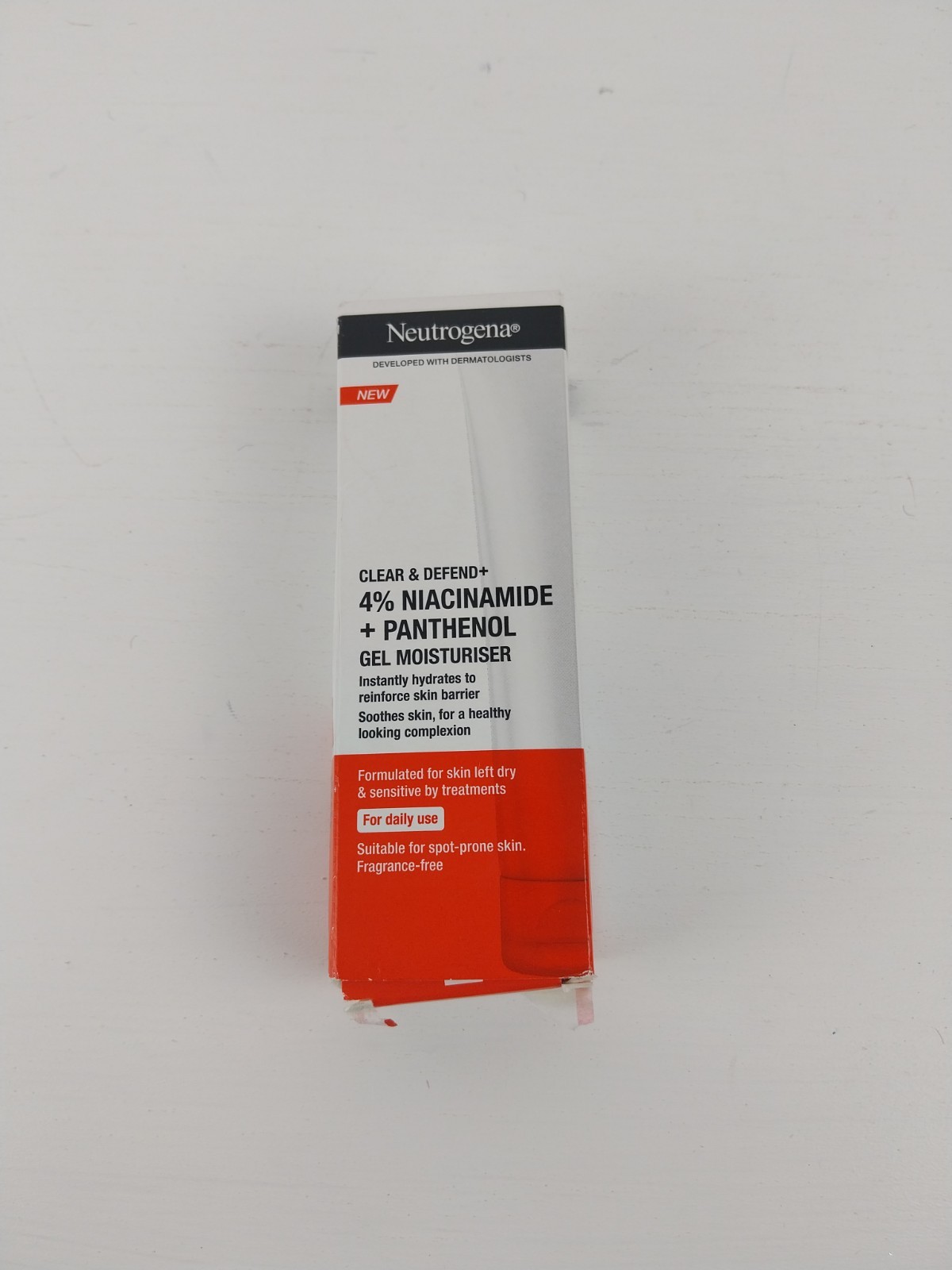 Neutrogena Clear & Defend+ Gel Moisturiser with Niacinamide & Panthenol  50ml