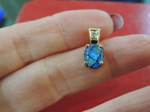 Colliers et pendentifs de pierre précieuse en or jaune or jaune, 18 carats