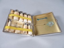 Rare et Ancienne Boîte à médicaments en Métal Argenté MBK "Compretten"