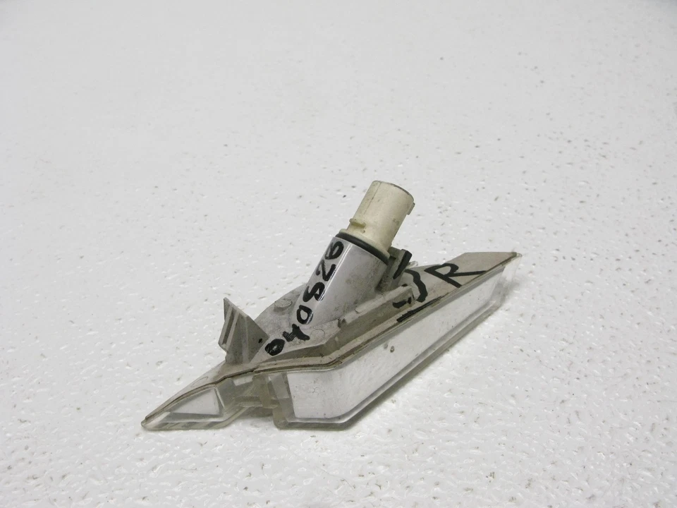 04-10 BMW E63 E64 645Ci 650i M6 FENDER TURN LIGHT SIDE SIGNAL OEM 040523 - Image 4 of 4