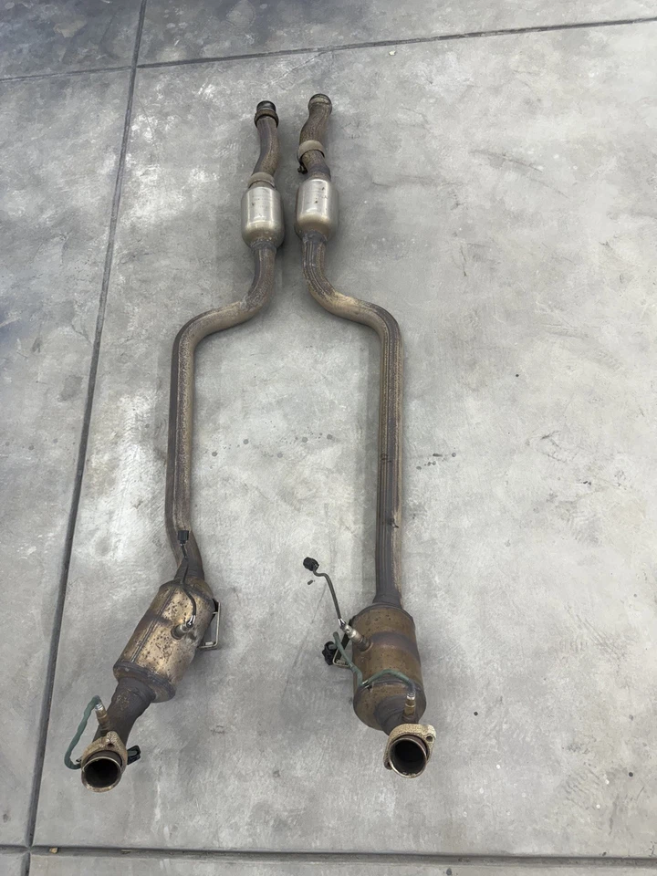 Conjunto de tubo de escape do motor Mercedes W207 E350 C350 RWD lado esquerdo e direito fabricante de equipamento original - Imagem 2 de 4