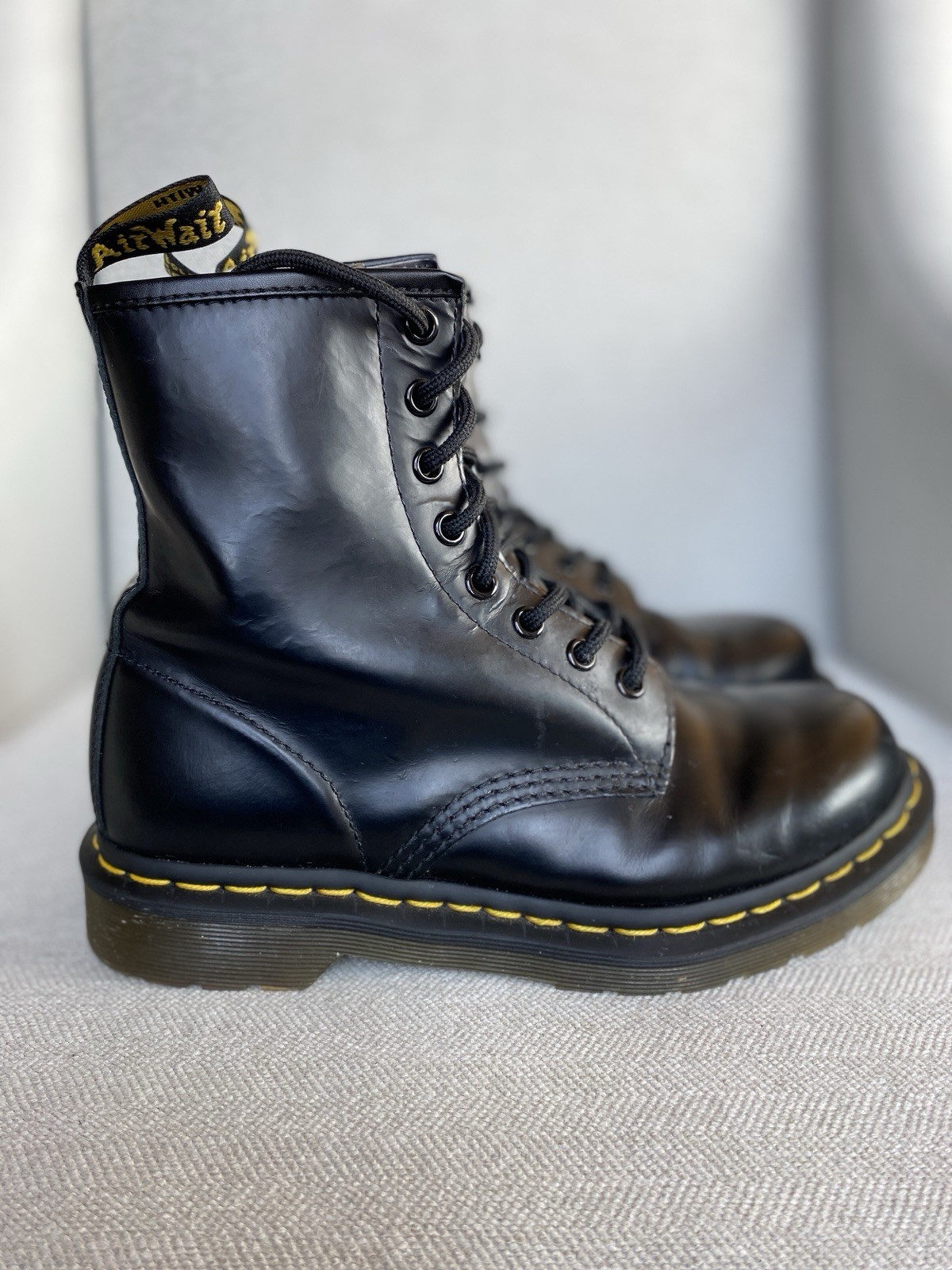 Dr Martens Black Leather Boots Women’s Size 7 AirWair Combat Doc Martens thumbnail 15