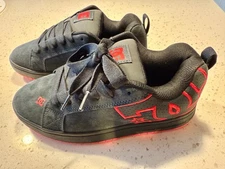 DC Men's Court Graffik SE Skate Shoe RED & BLACK Size 8 - New In Box