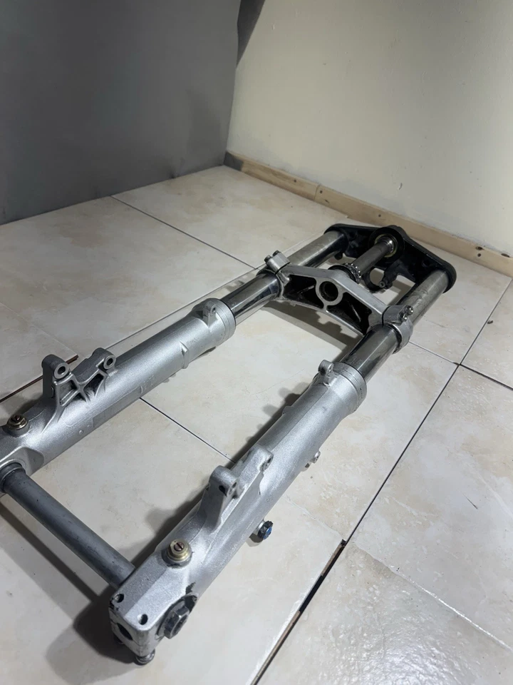 Прямая передняя вилочная подвеска для Honda Cbr600rr 2003-2004 годов выпуска - Изображение 4 из 4