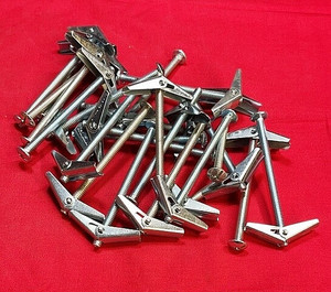 TOGGLE BOLT 1/4 IN. - 20 X 4 IN. STEEL (LOT OF 22)