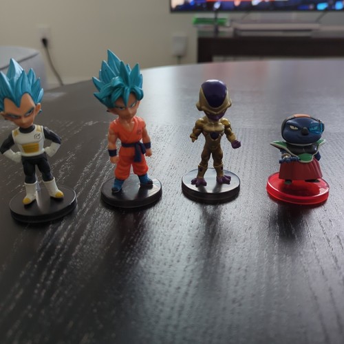 Dragon Ball Z 4 Stück SS Blue Goku Vegeta Gold Frieza WCF 9-11cm Figuren ohne Boxen - Bild 1 von 5