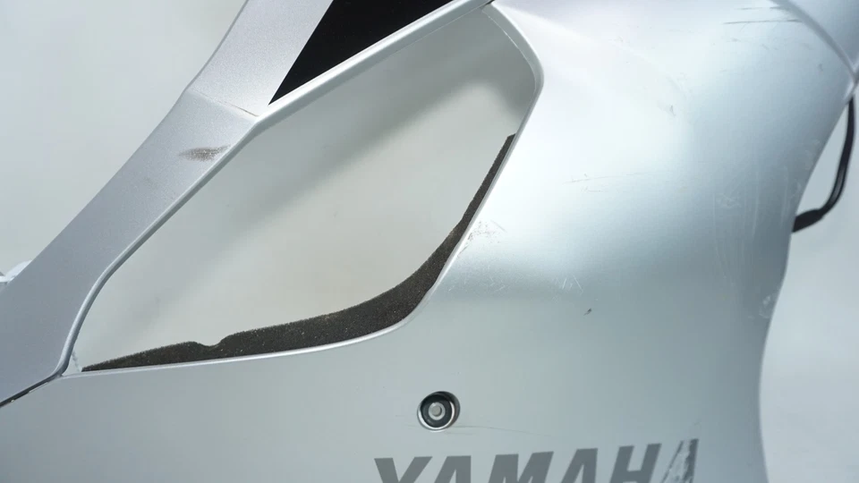 Крышка правостороннего обтекателя 2016 08–16 YAMAHA YZF R6 пластиковая серая синяя 308659 от оригинального производителя - Изображение 3 из 4