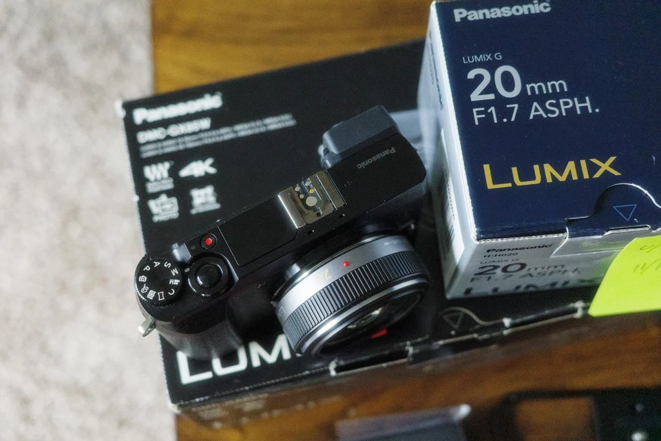 Lumix GX85 & Lumix 20mm F1.7 kit - Mint with box and extra accessories  - Image 3 of 4
