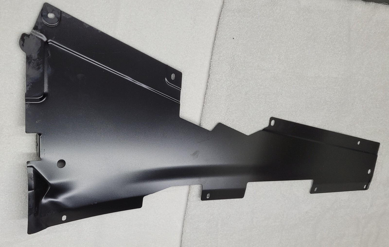 Rear Left Quarter Panel Under Body Tray Plate Shield 13AA869CP McLaren 570S