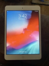 Apple iPad mini 2 16GB, Wi-Fi, 7.9in - Silver (CA)