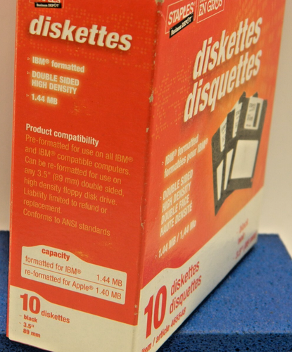 STAPLES - Open Pkg. of 10 - 3.5" Computer Diskettes - IBM Formatted - # 465548 - - Photo 3/7