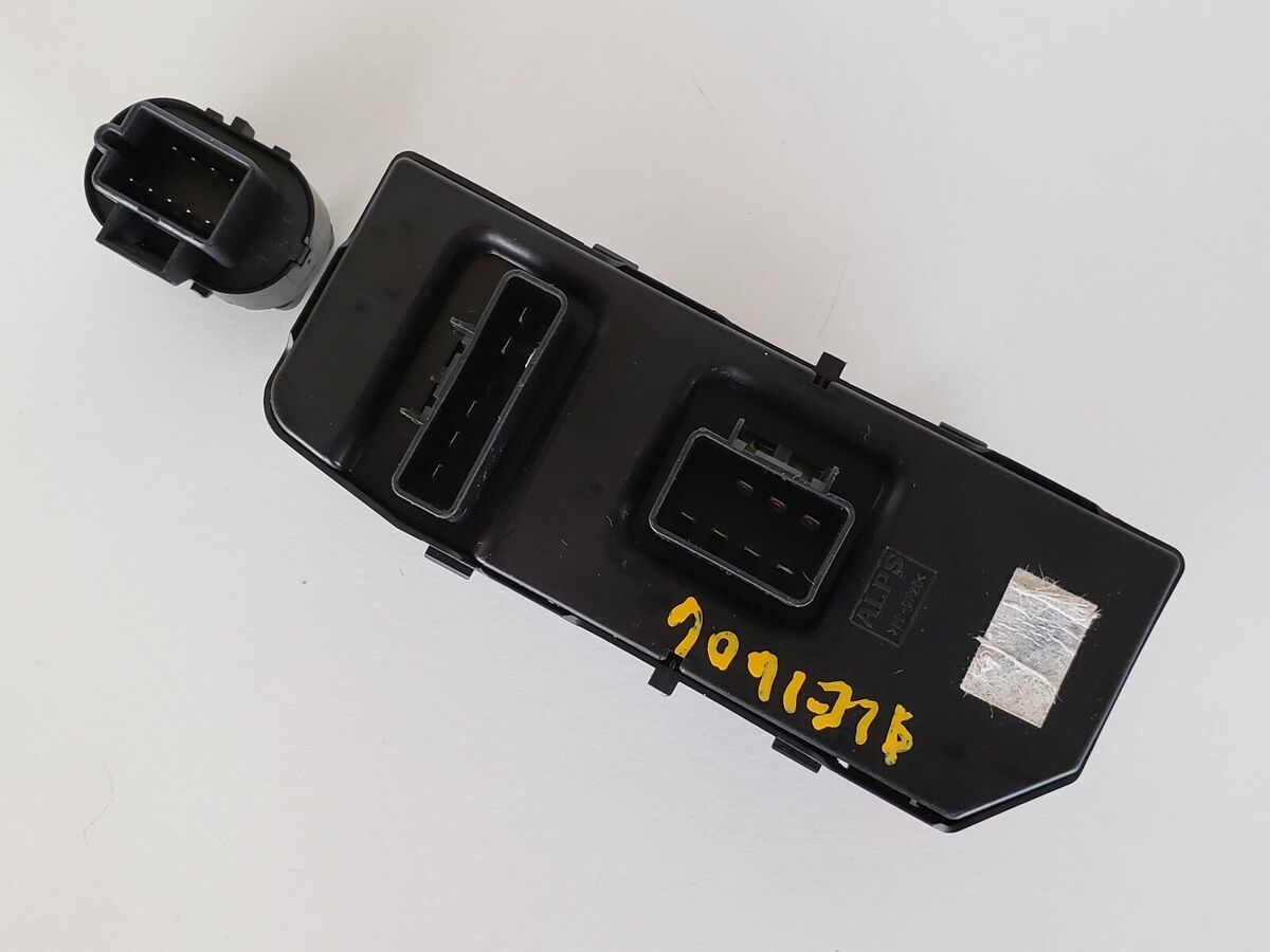 04-09 Chevy Malibu 2273304 Drivers Side Left Master Window