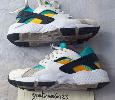 Nike Huarache Run GS 654275-101 38,5 EU US 6Y OG Box Sehr Guter Zustand