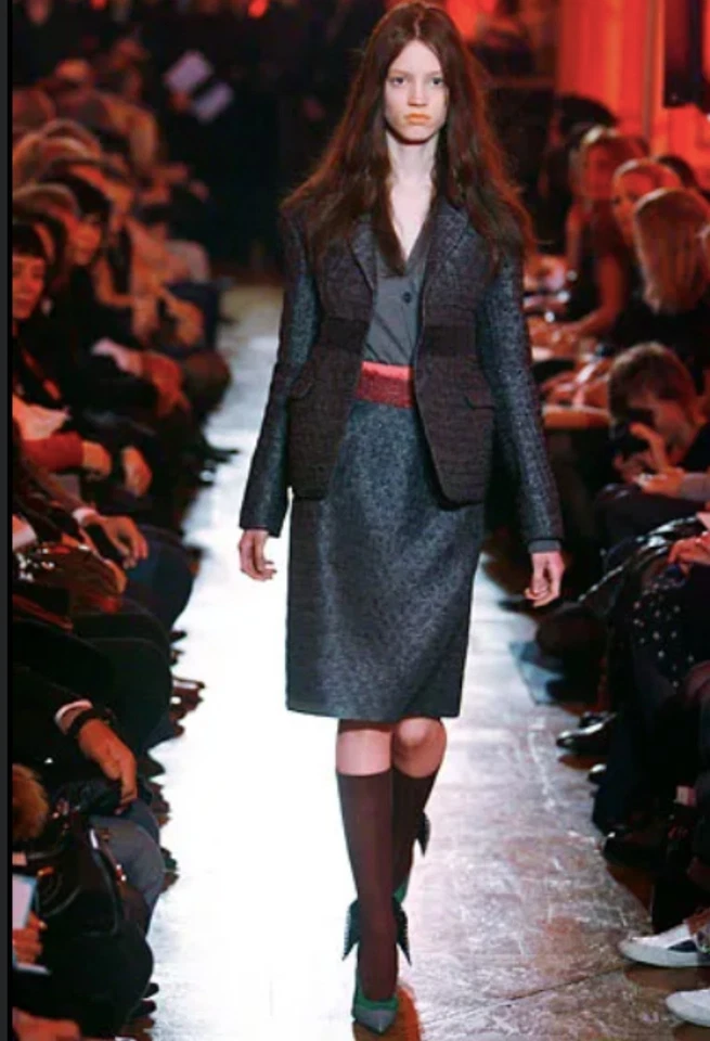 Miu Miu взлетно-посадочная полоса блейзер серый металлик люрекс шелк размер IT42 лучше всего подходит UK8 US4 EU36 - Изображение 2 из 4