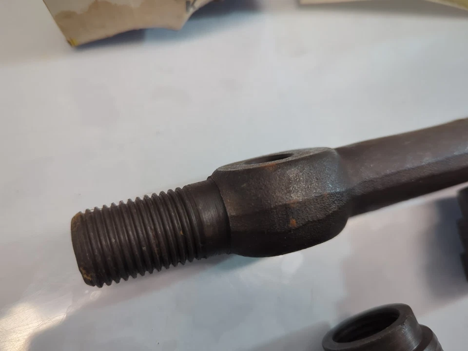 Upper Inner Control Arm Shaft Kit Moog K-6098 Chevrolet & GMC Truck 1963-72 NOS - Image 4 of 4