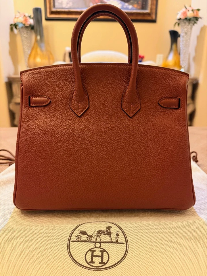 HERMÈS **REGALABLE** 'W' 2024 Birkin 25 Rouge H Togo Cuero con Herrajes de Paladio Foto 3 de 4