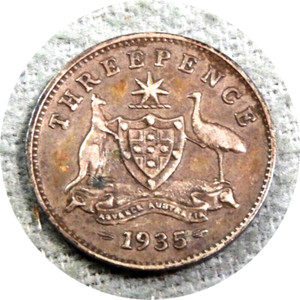 elf Australia 3 Pence 1935   George V  Emu Kangaroo