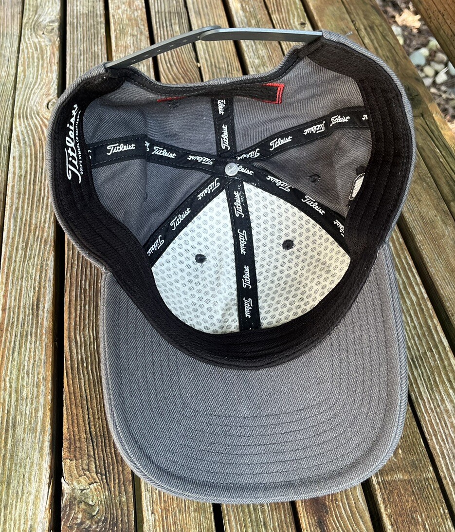 Casquette de golf Titleist Pro V1 grise maille snapback FootJoy FJ