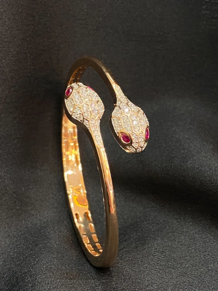 Pave 1.41 Cts Round Brilliant Cut Diamonds Ruby Snake Bracelet In 18K Rose Gold - Image 4 of 4