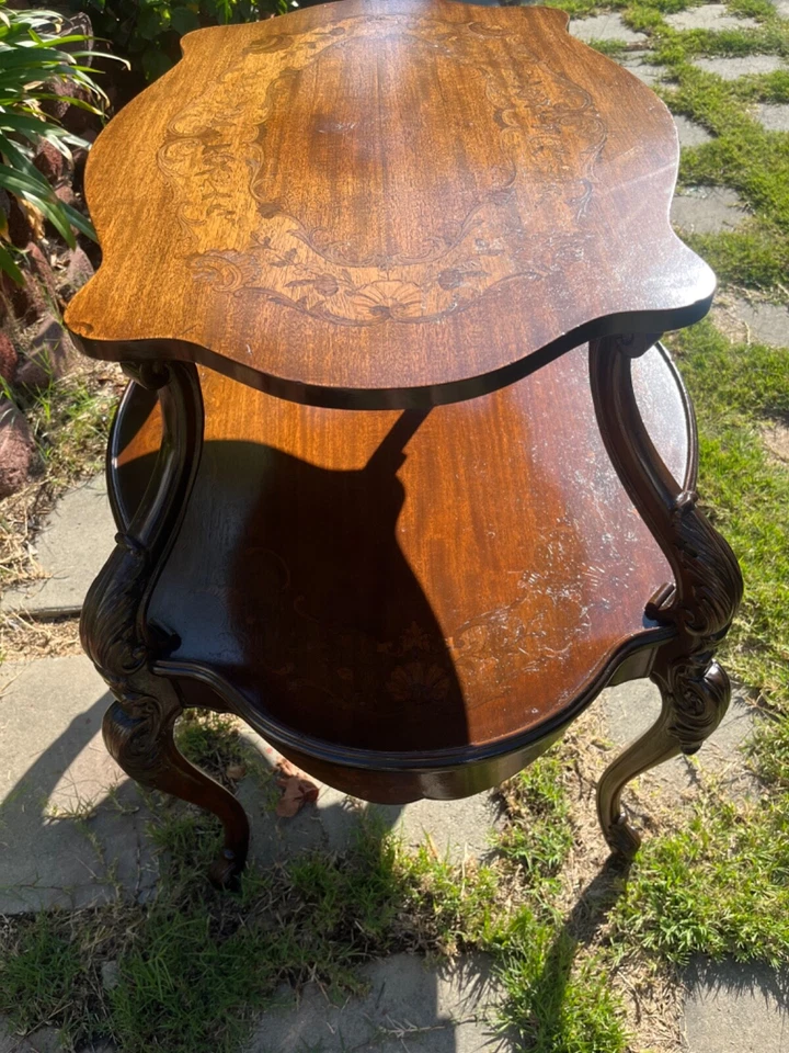 Antigua mesa de servir francesa marrón caoba Etagere con diseño de incrustaciones Foto 4 de 4