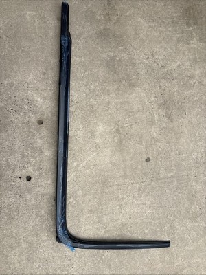 2022-2026 Jeep Wagoneer New OEM Gen Mopar Day Lt  Opening Molding Left 68534265