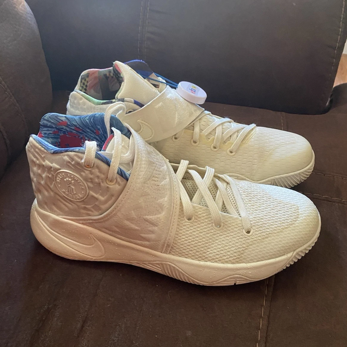 Nike Kyrie 2 What the ナイキ　カイリー2 Nike Kyrie 2 What The 2016 - 914681-100 for Sale | Authenticity