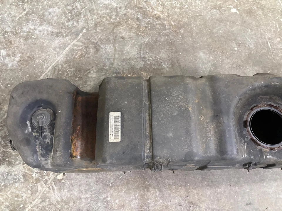 Depósito de tanque de gasolina Chevrolet Silverado 1500 05-13 4,3 L 34 galones OEM Foto 3 de 4