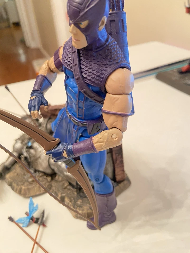 "Estatuilla Diamond Select Hawkeye 7"" suelta completa" Foto 4 de 4