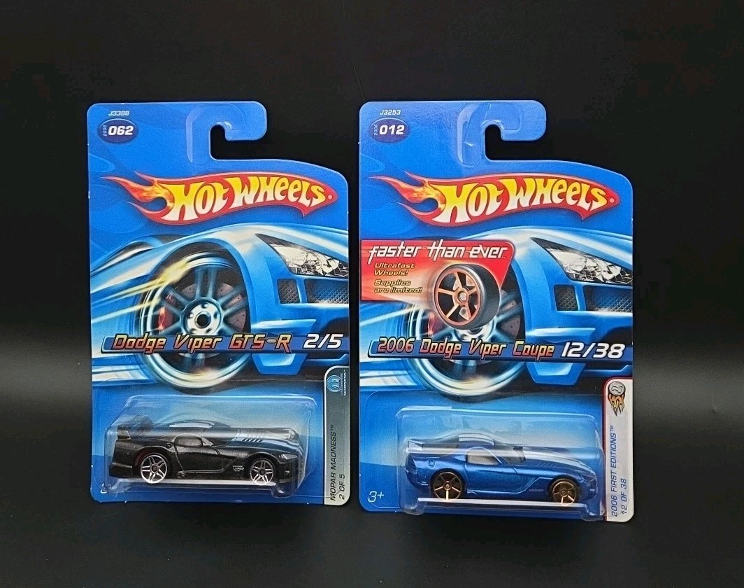 Hot Wheels Dodge Viper GTS-R 2/5 #062 & 2006 Dodge Viper Coupe Faster Than Ever 