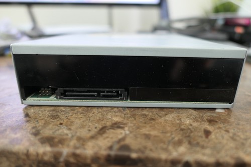 Dell RR354 SuperMulti Blu-ray Disc Burner DVD±RW DL 12X SATA 25GB BD-RE DH-4B1S - Picture 3 of 3