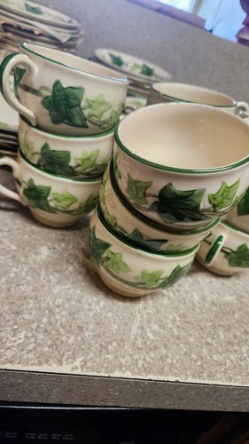 Franciscan Ivy Plates Handpainted Embossed Leaves MCM 1960s Set of 71 USA Made - Picture 5 of 17