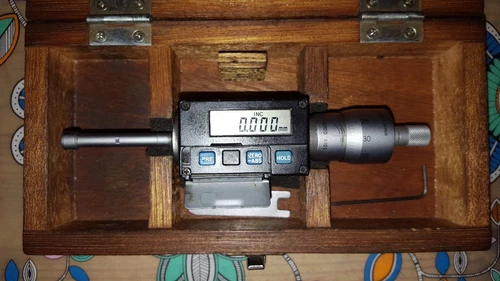 MITUTOYO three point internal micrometer 468-162 metric 8-10 mm Holtest
