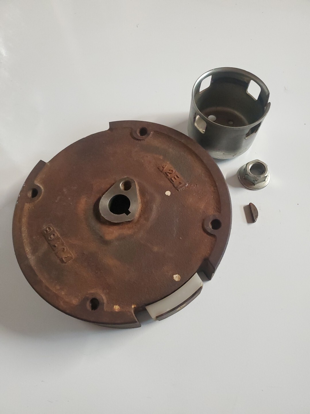 OEM HONDA GX160 5.5HP Engine Flywheel, Starter Cup, Key, Nut. 31100ZE1