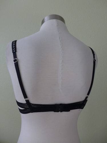 VICTORIA'S SECRET Strappy Back Black Lace Push-up Pigeonnant Bra Size 34B - Picture 14 of 16