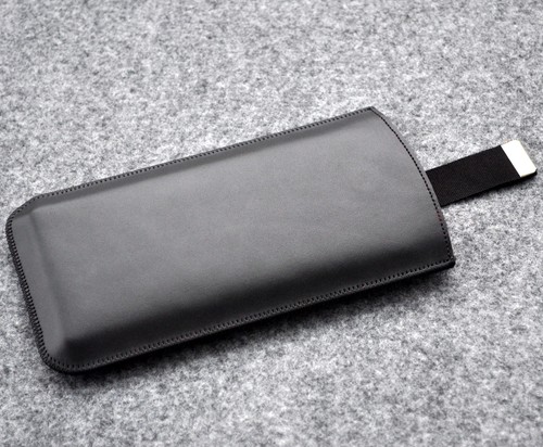 Custodia LG nera in vera pelle foderata con patta magnetica - Foto 2 di 2