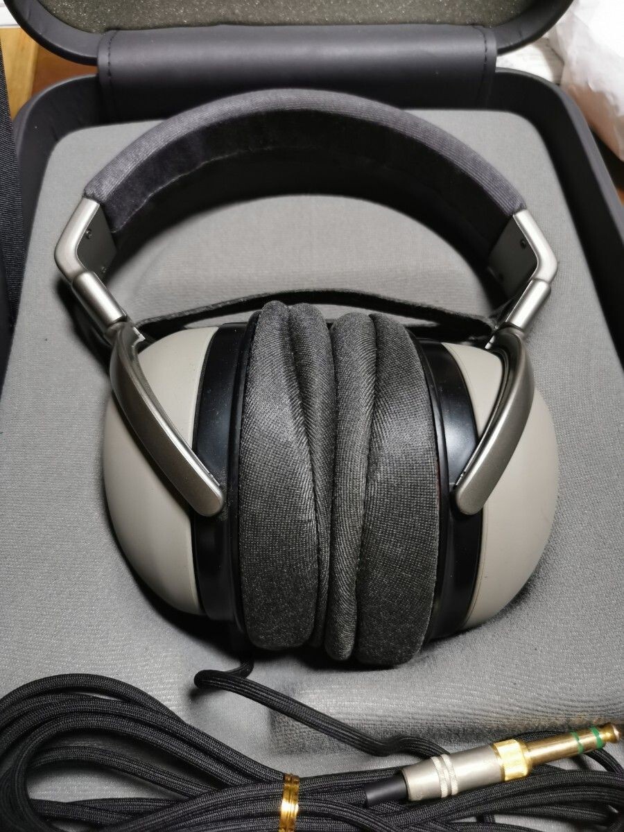 USED Sony MDR-CD3000 Headband Headphones Over-Ear Gray/Black USED Sony MDR-CD3000 Headband Headphones Over-Ear Gray/Black