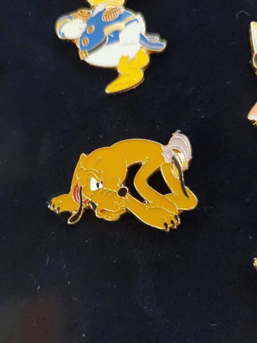 Walt Disney Animators Choice 6 Pin Set Mickey Minnie Pluto Goofy Donald Cruella - Picture 9 of 13
