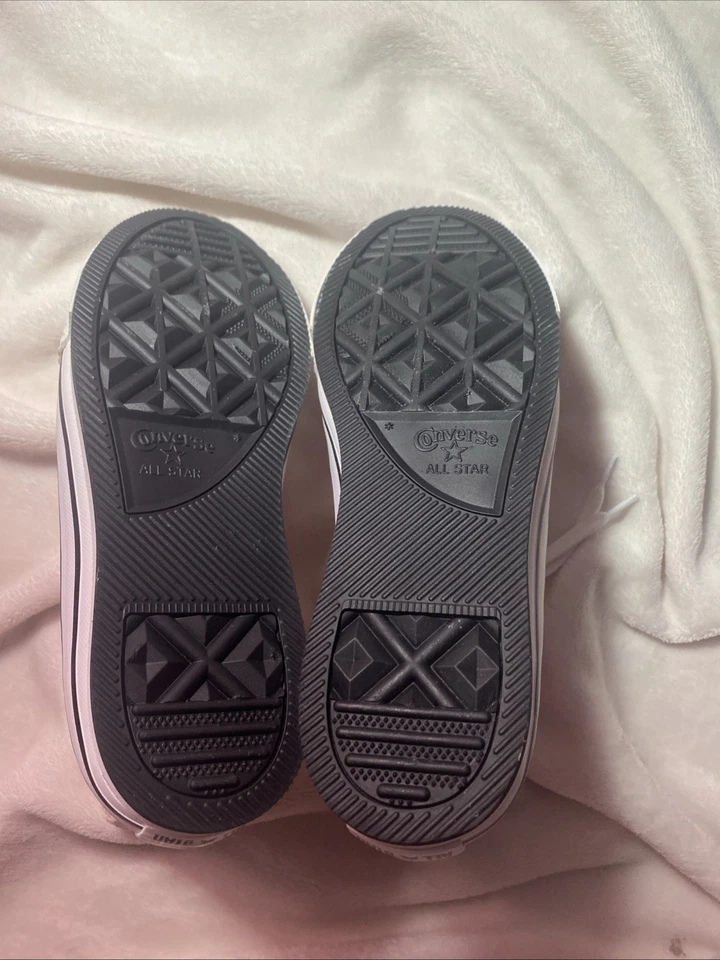 ( Size 4) Youth/Kids CONVERSE Chuck Taylor All Star Lift High Top Sneaker - Image 4 of 4