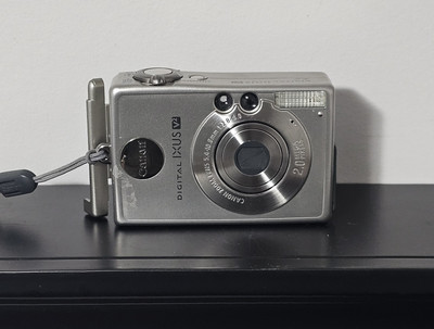 Canon IXUS V2 PC1022 Compact Camera Digital Camera - Read Notes