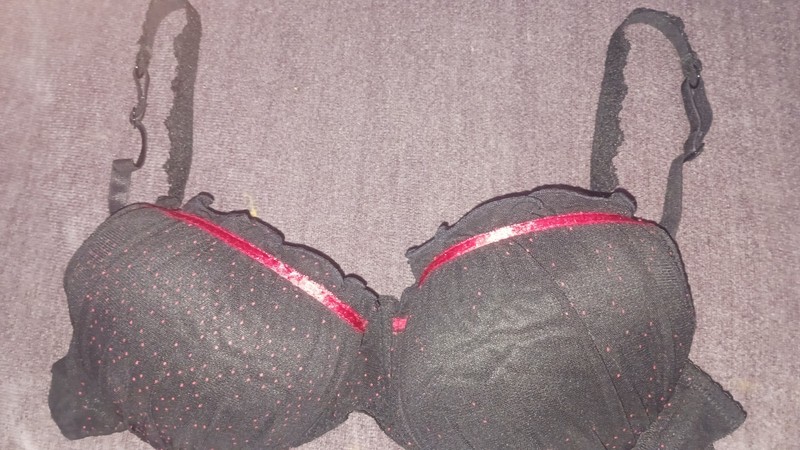 Niki-Lu Womens Bra Size 38C Black And Red, Lace Accents Padded Wired 