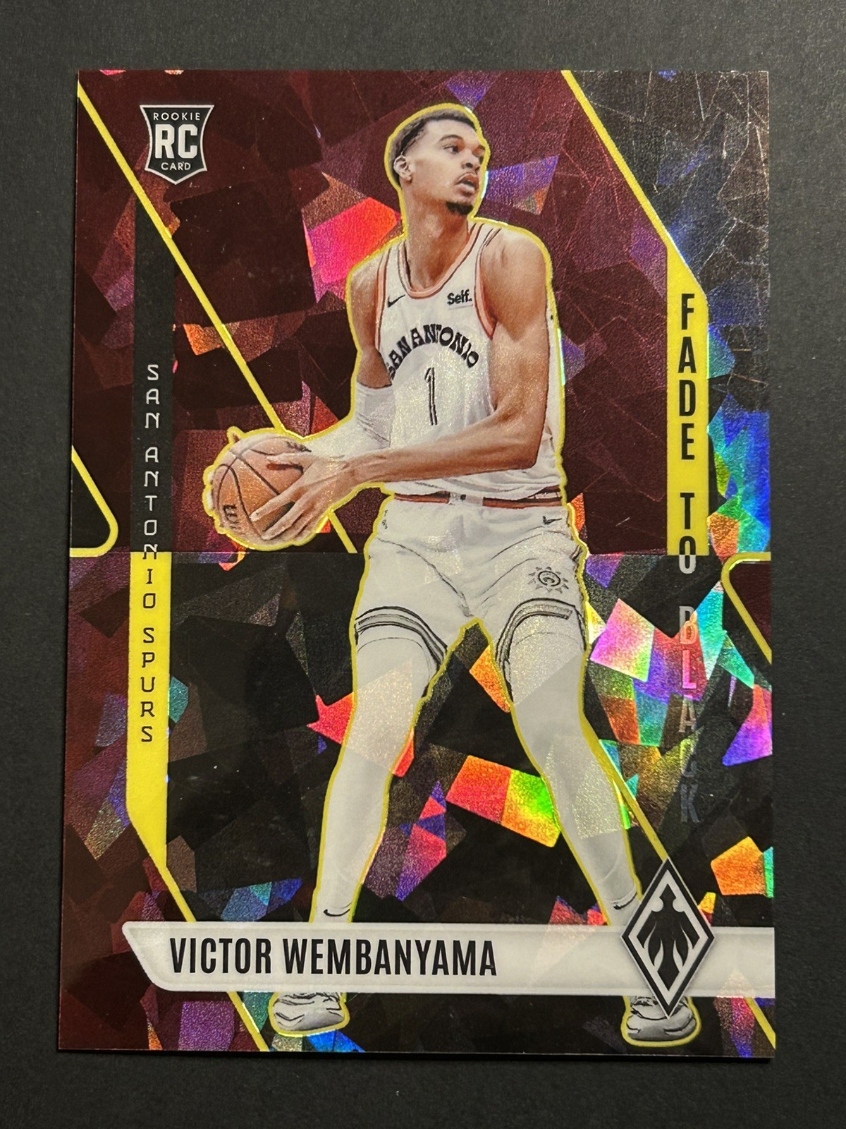  2023 Panini Phoenix Fade to Black maroon ice /275 Victor Wembanyama RC SP