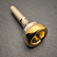 Embouchure corne ténor Denis Wick 5 avec bordure et tasse en or 18 carats