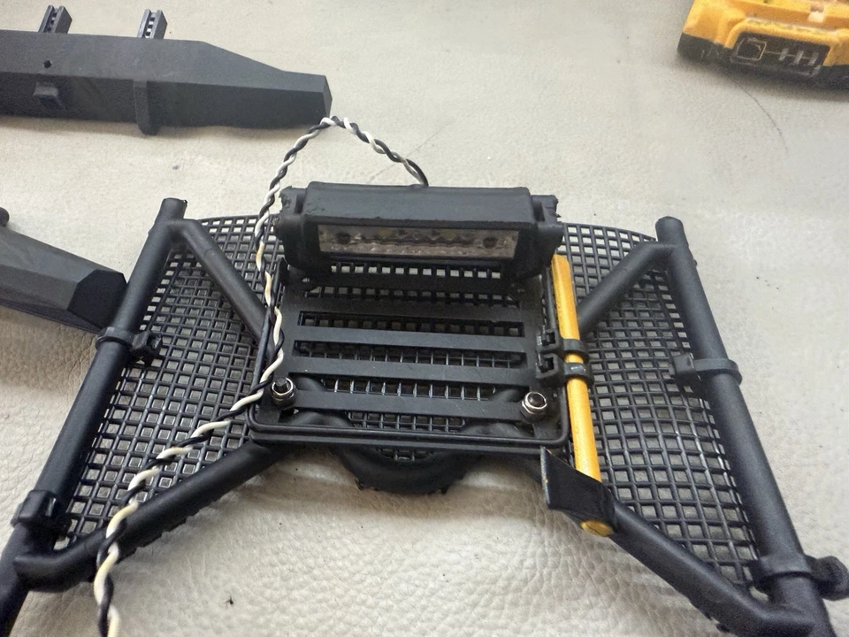 Rc Crawler Parts Untested - Image 2 of 4