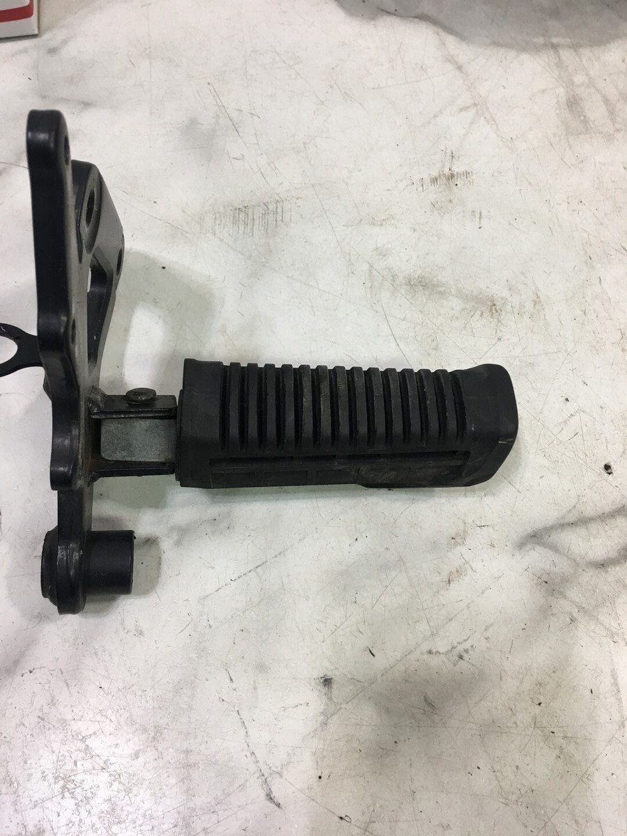 06 Suzuki GS 500 GS500 front right foot rest peg | eBay
