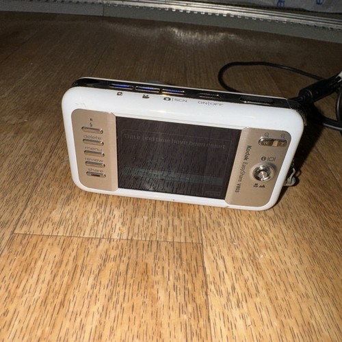 Kodak EasyShare V803 White 2.5" Color LCD 8.MP Digital Camera w/ 4x Digital Zoom - Picture 3 of 11