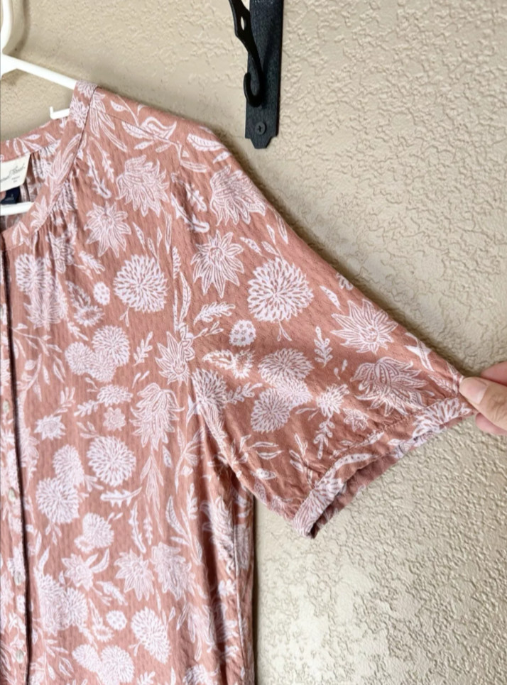 Universal Threads Pink Floral Button Down Blouse … - image 4