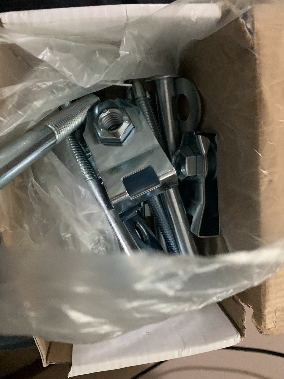 924311 NEW Truck Bed Mounting Hardware F250 Ford F350 Super Duty