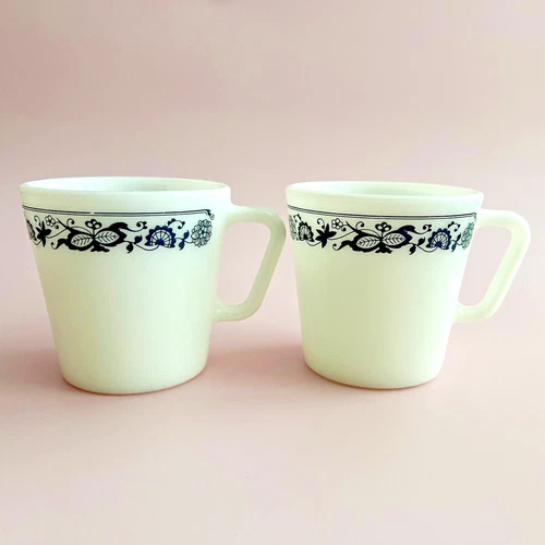 Vintage Pyrex Milk Glass Old Town Blue Onion #1410 Coffee Cups Mugs Lot of 2