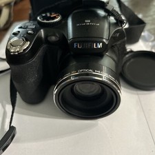 Fujifilm FinePix S1800 Digital Camera 12MP,18x Wide Optical Zoom 3 inch LCD test